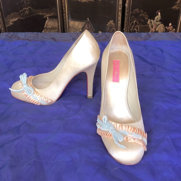 Sz9 RARE Betsey Johnson satin pumps w ruffle - Picture 2 of 13